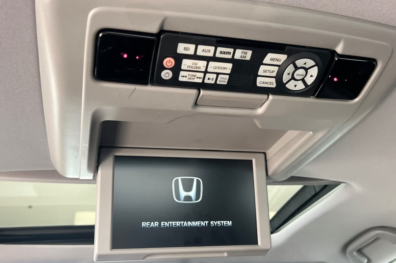 Thumbnail: 2018 Honda Pilot - 16