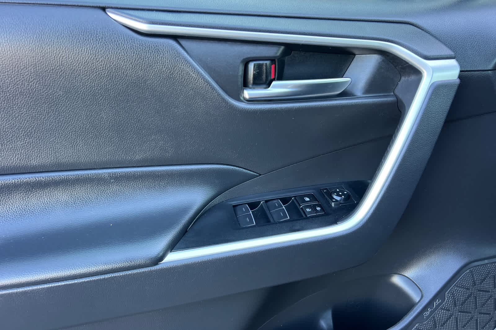 Thumbnail: 2024 Toyota RAV4 - 12