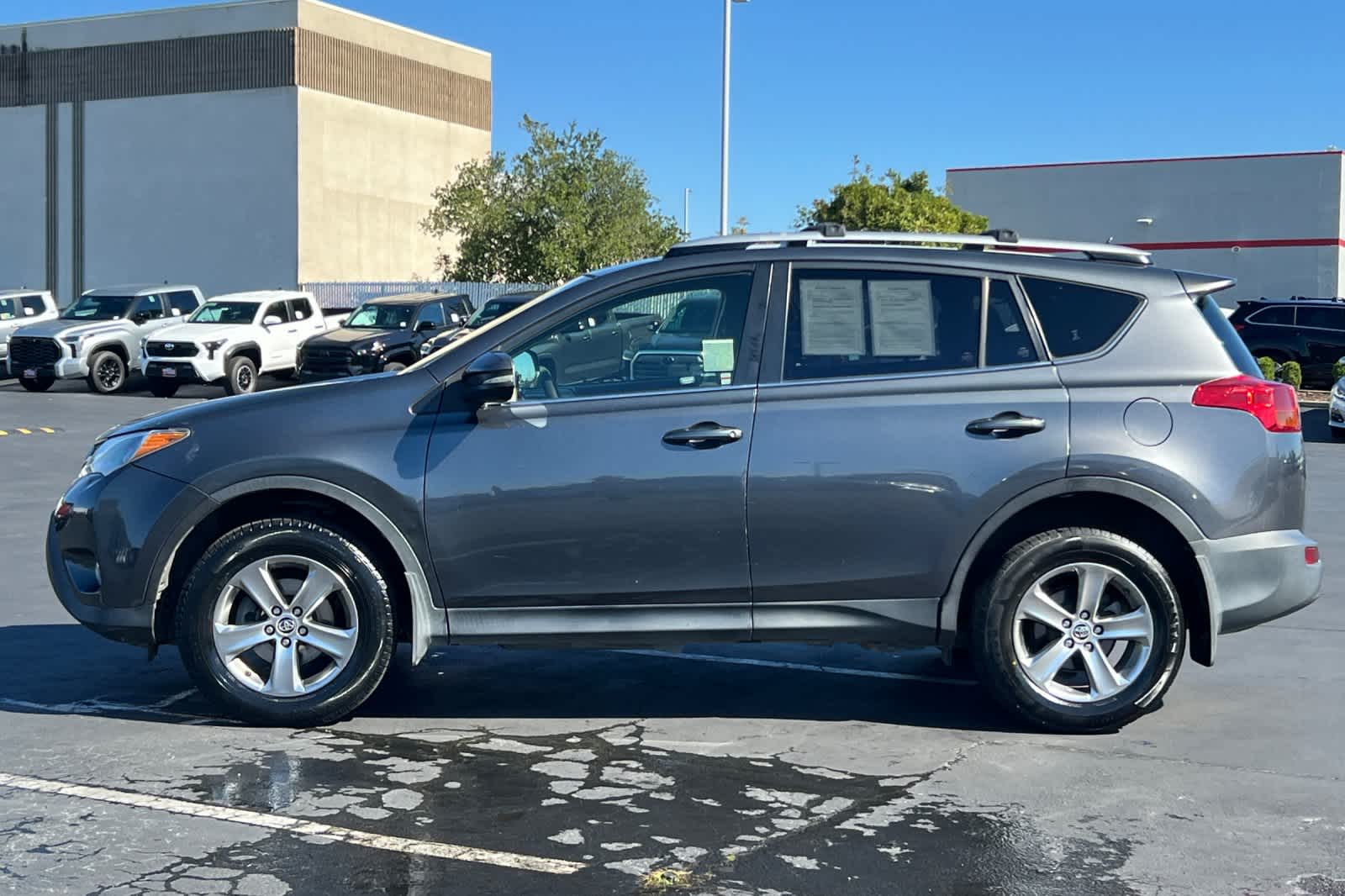 Thumbnail: 2015 Toyota RAV4 - 9