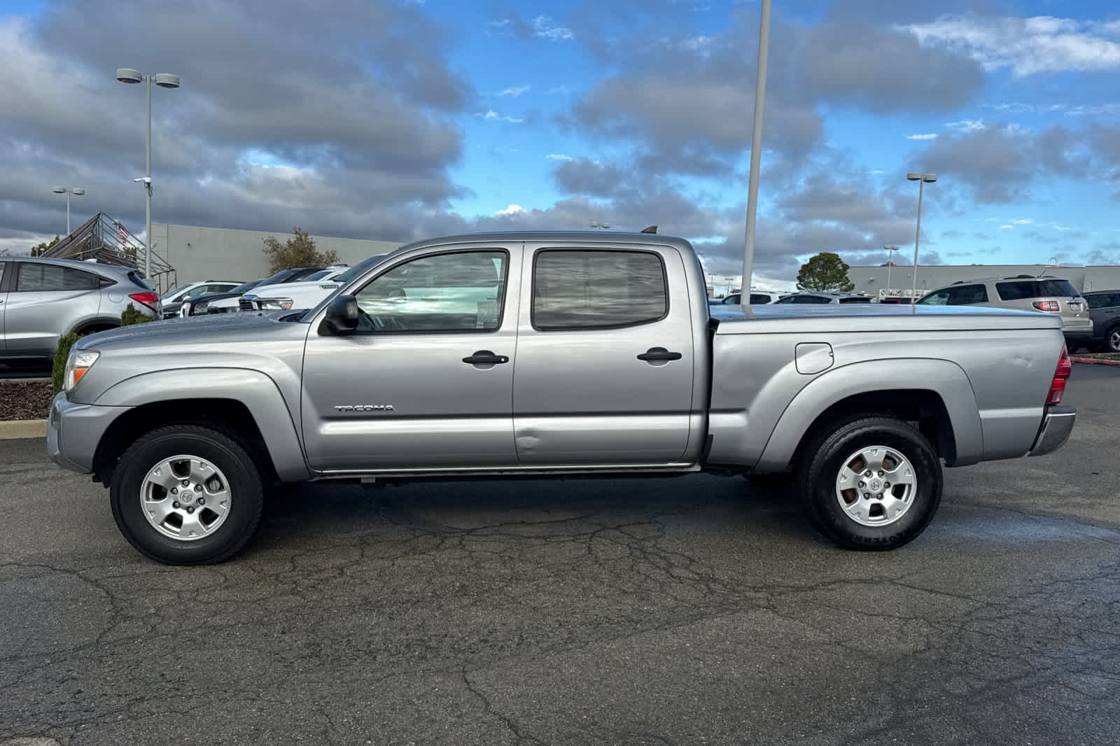 Thumbnail: 2014 Toyota Tacoma - 9