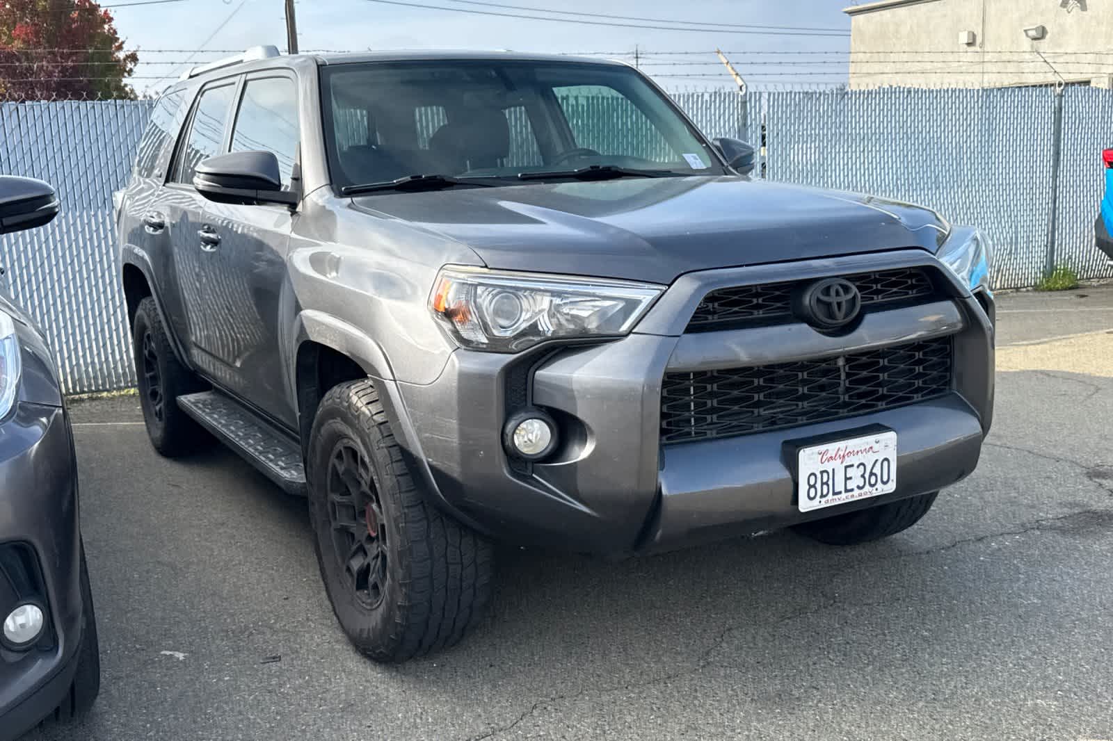 Thumbnail: 2015 Toyota 4Runner - 3