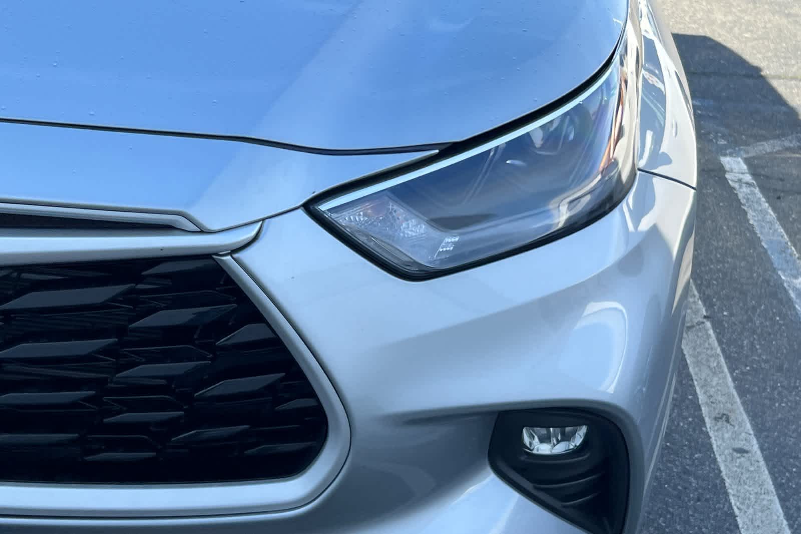 Thumbnail: 2023 Toyota Highlander - 11