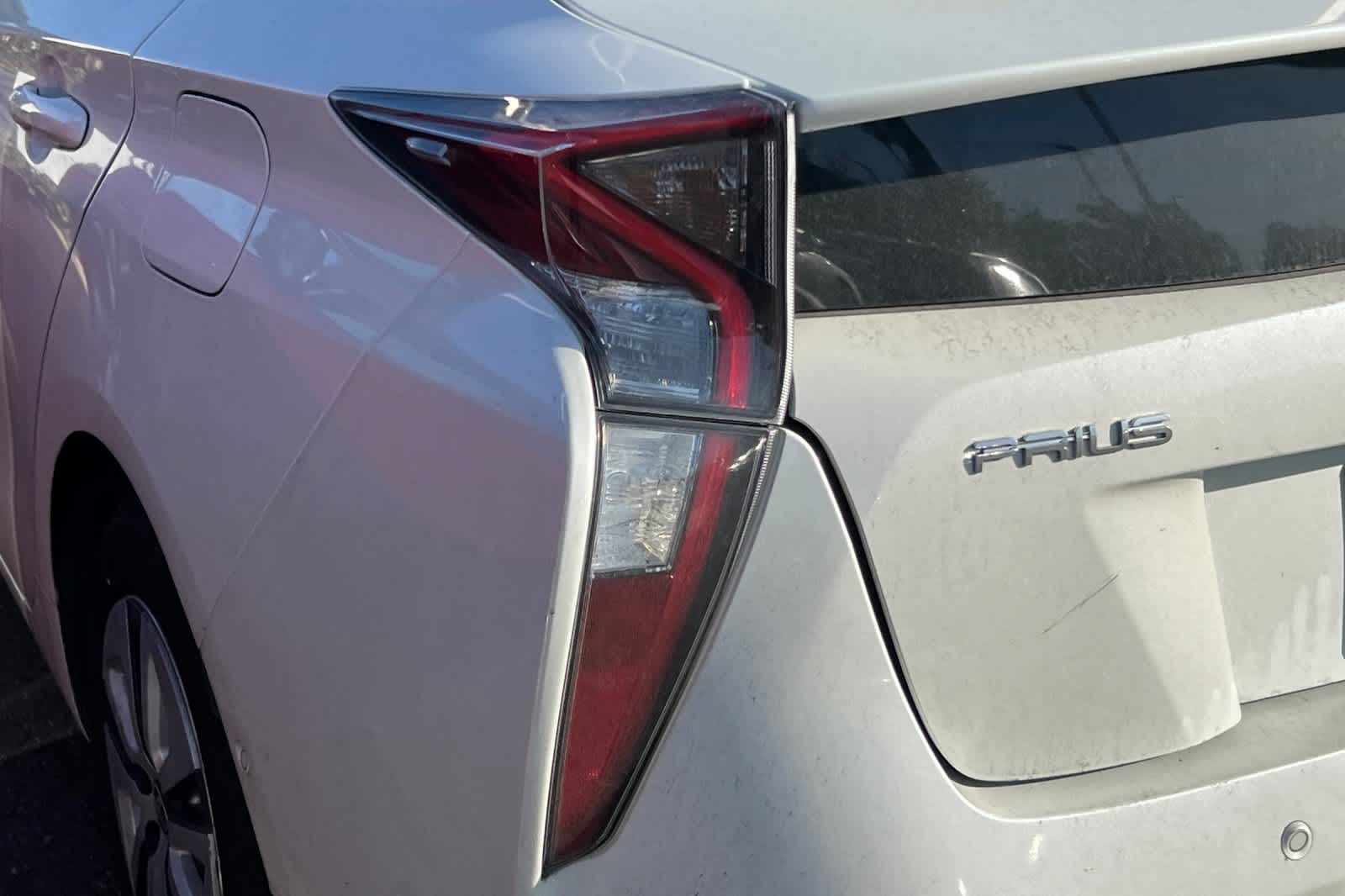 Thumbnail: 2016 Toyota Prius - 20