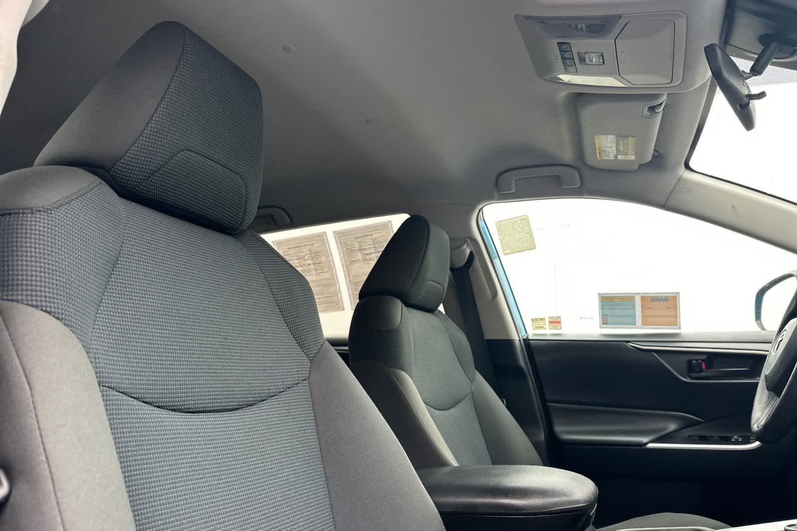 Thumbnail: 2021 Toyota RAV4 - 18