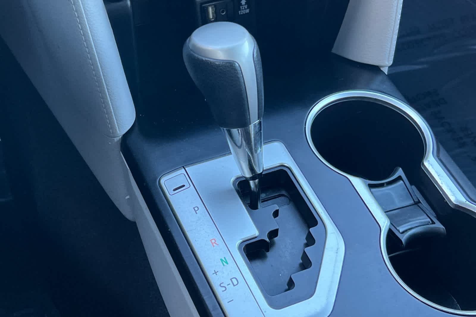 Thumbnail: 2014 Toyota Camry - 21