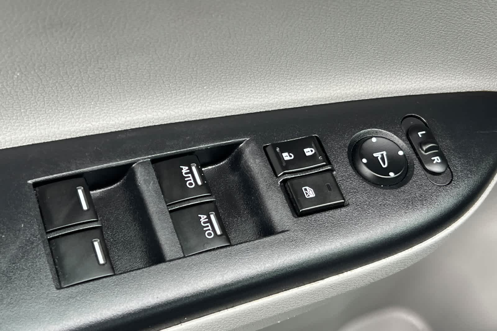 Thumbnail: 2015 Honda Accord - 13