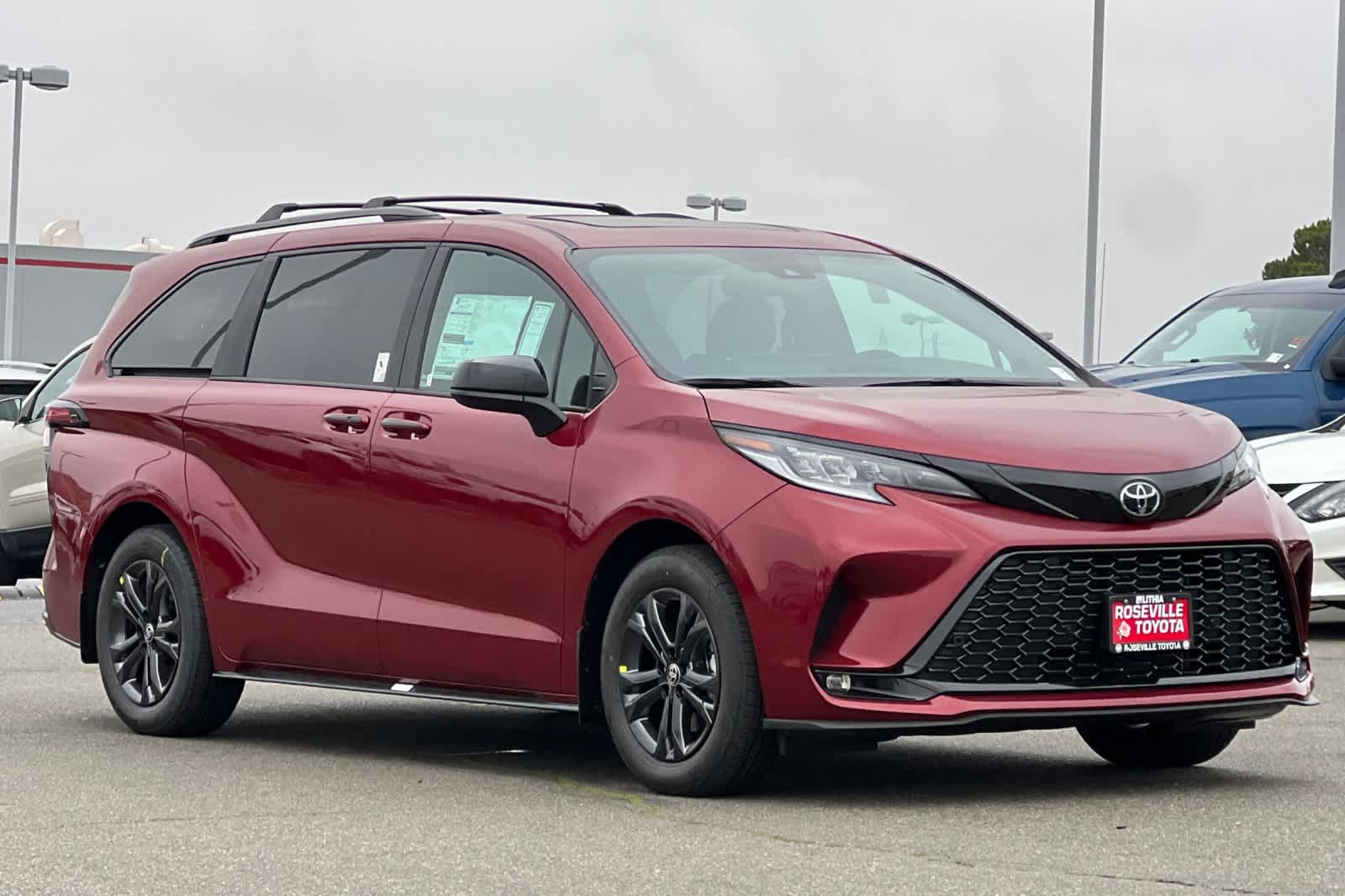 Thumbnail: 2026 Toyota Sienna - 9