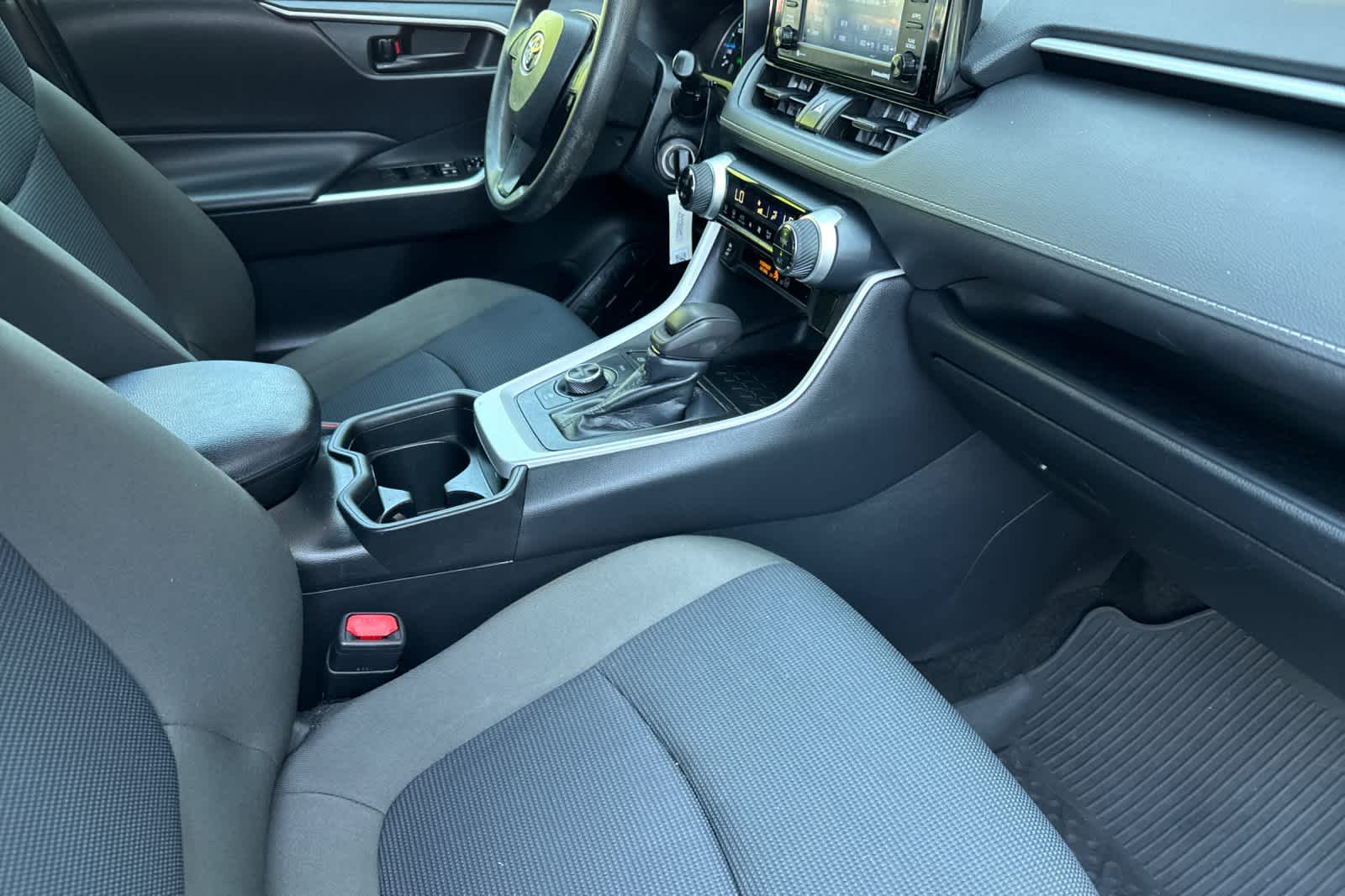 Thumbnail: 2021 Toyota RAV4 - 17