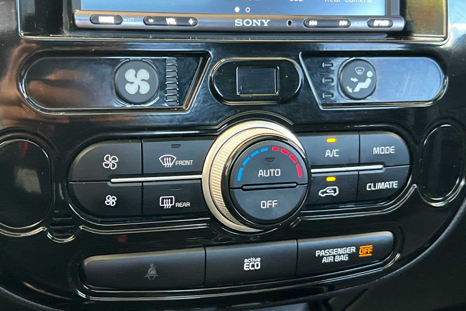 Thumbnail: 2015 Kia Soul - 22
