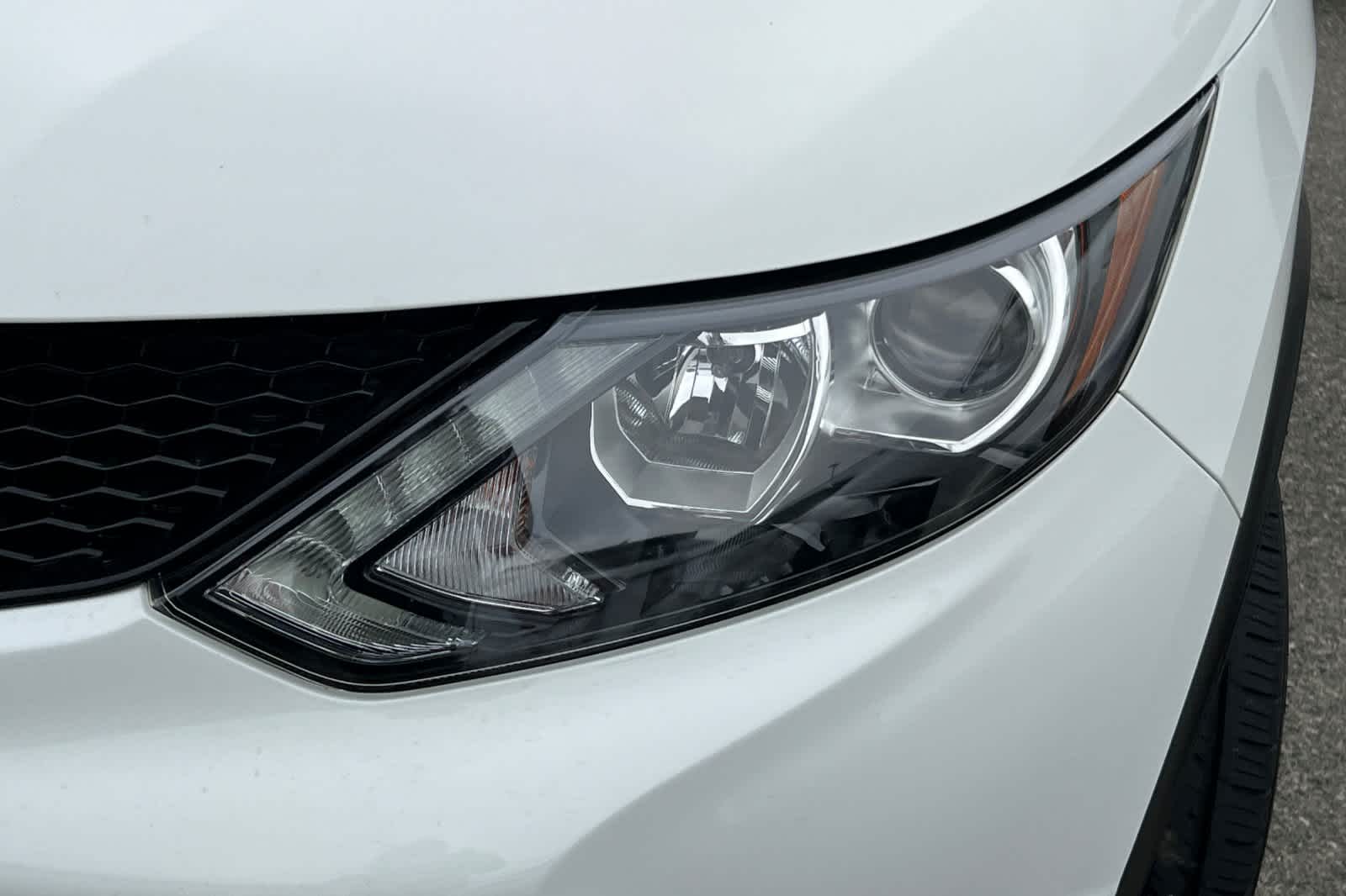 Thumbnail: 2017 Nissan Rogue Sport - 11