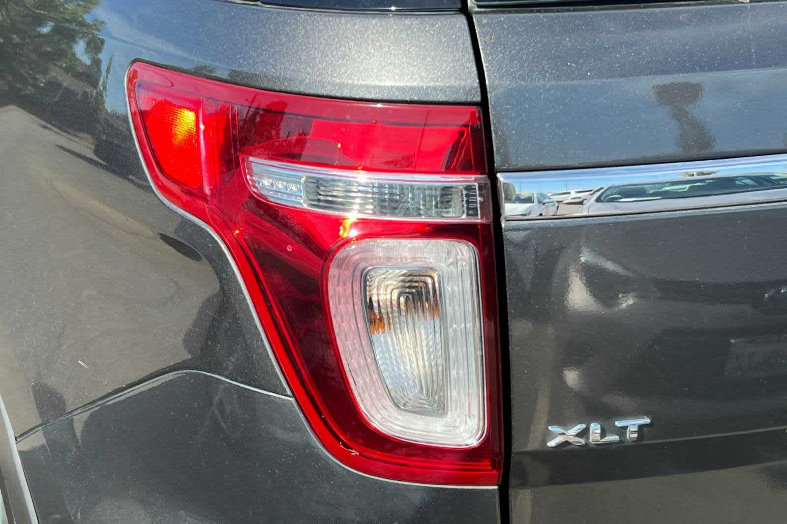 Thumbnail: 2015 Ford Explorer - 15