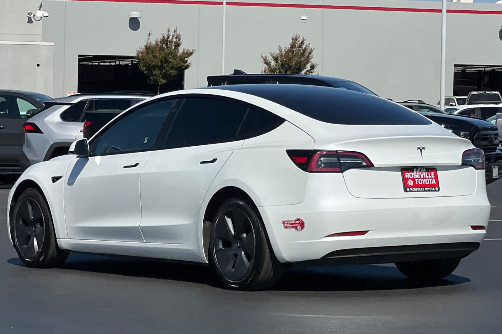 Thumbnail: 2023 Tesla Model 3 - 7