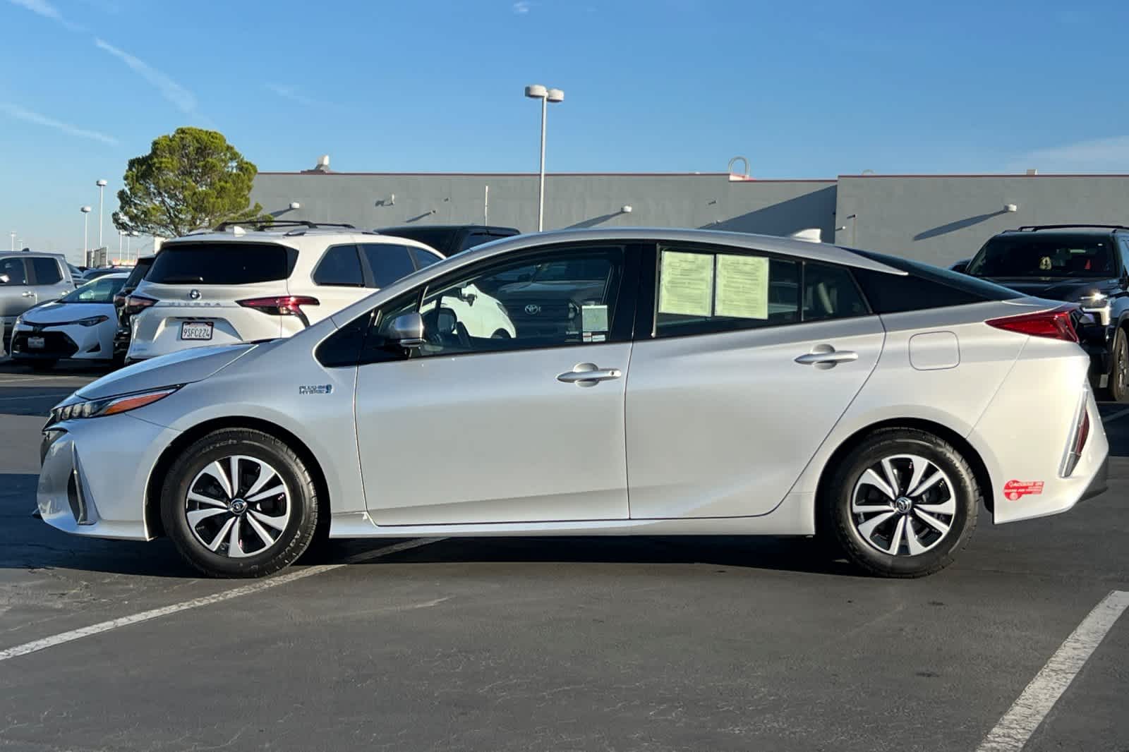 Thumbnail: 2017 Toyota Prius Prime - 9