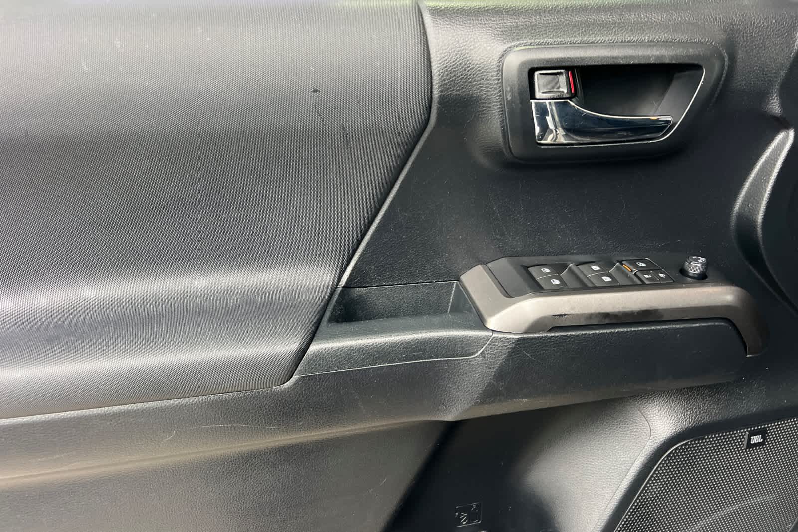 Thumbnail: 2019 Toyota Tacoma - 12