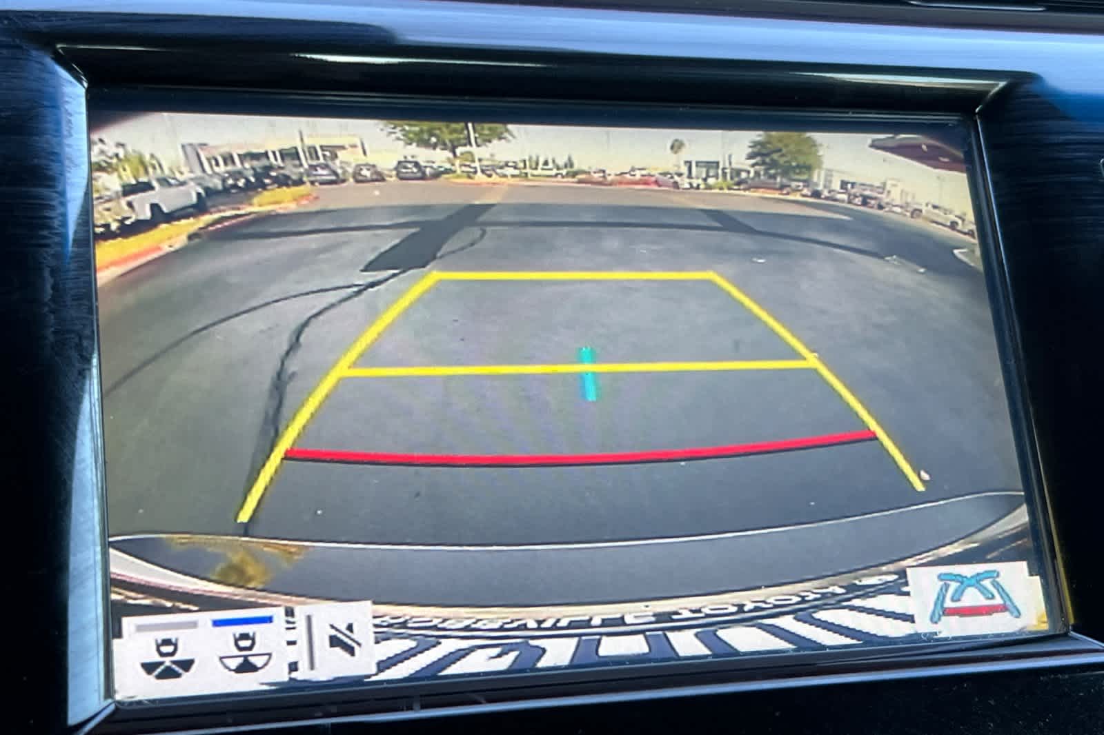 Thumbnail: 2018 Toyota Camry - 19