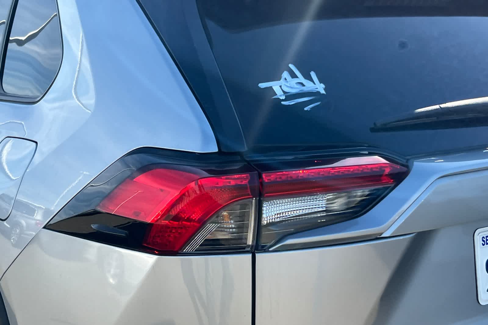 Thumbnail: 2021 Toyota RAV4 - 20