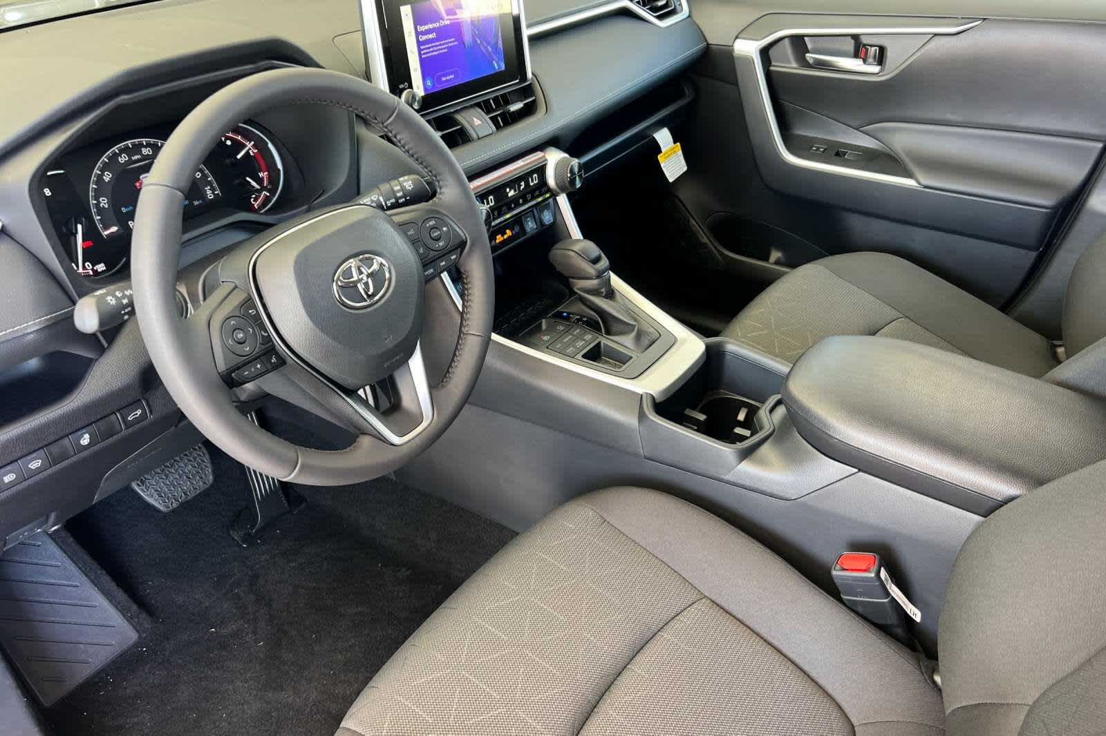 2025 Toyota RAV4 XLE 10