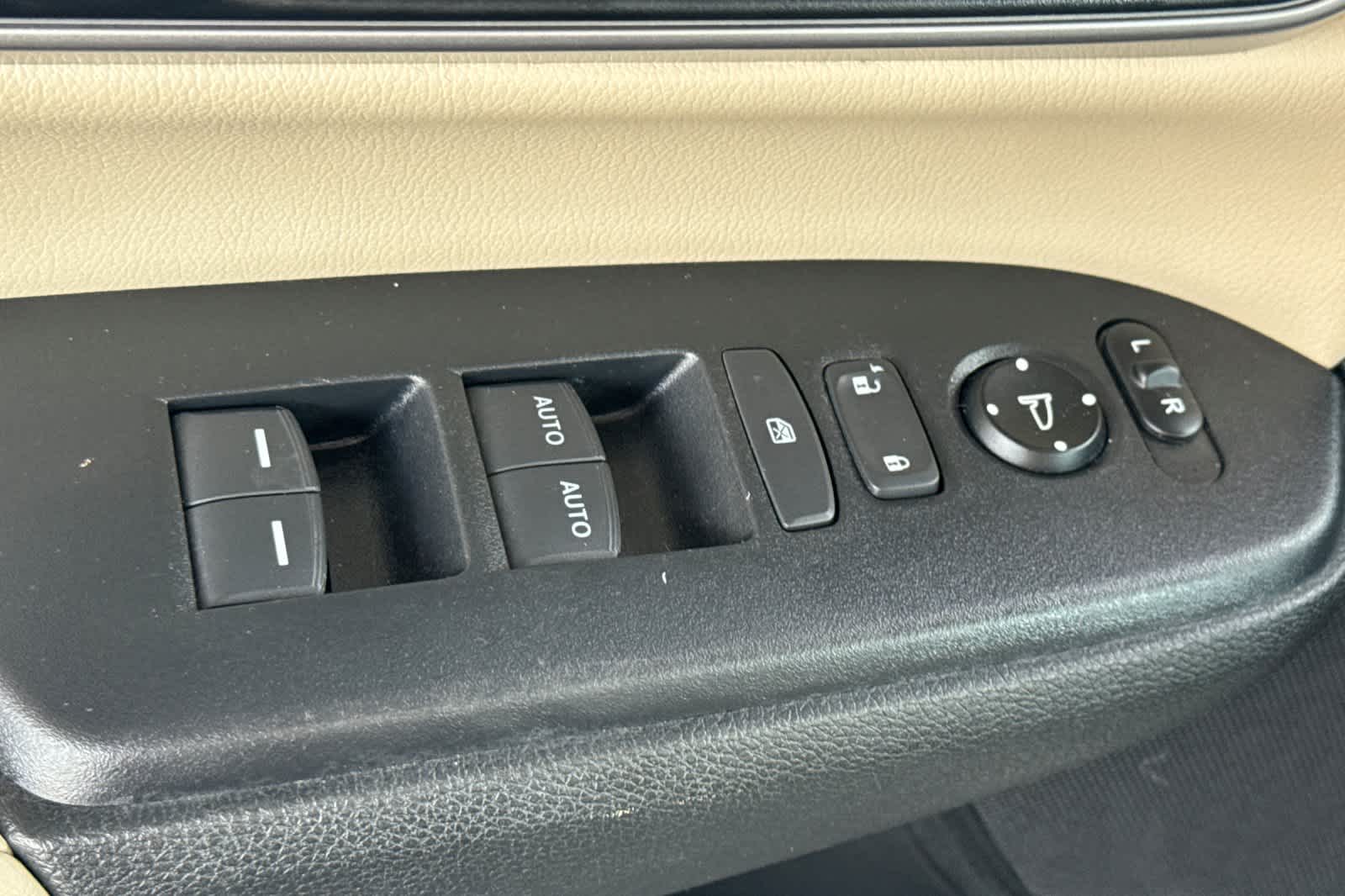 Thumbnail: 2020 Honda CR-V - 13