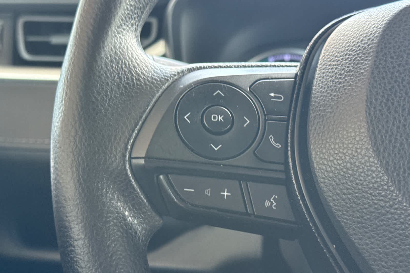 Thumbnail: 2021 Toyota RAV4 - 24