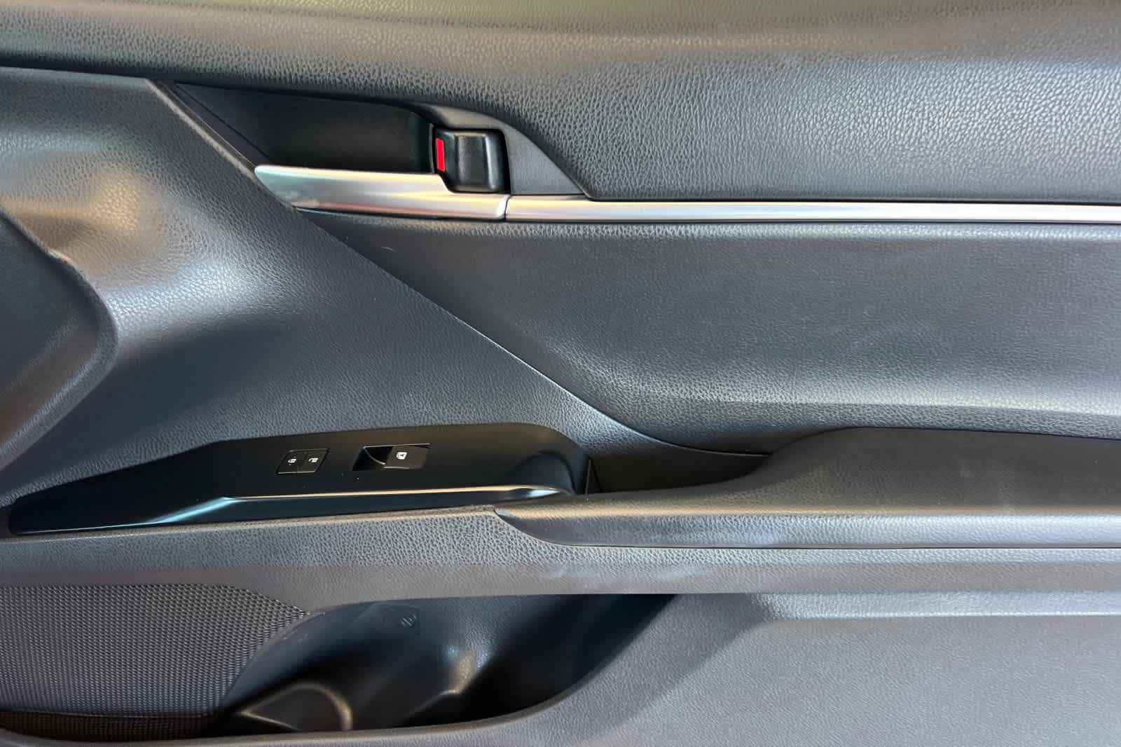 Thumbnail: 2019 Toyota Camry - 17