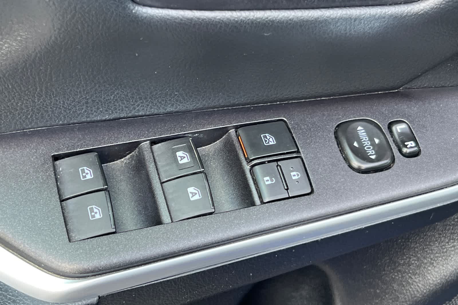 Thumbnail: 2015 Toyota Camry - 13