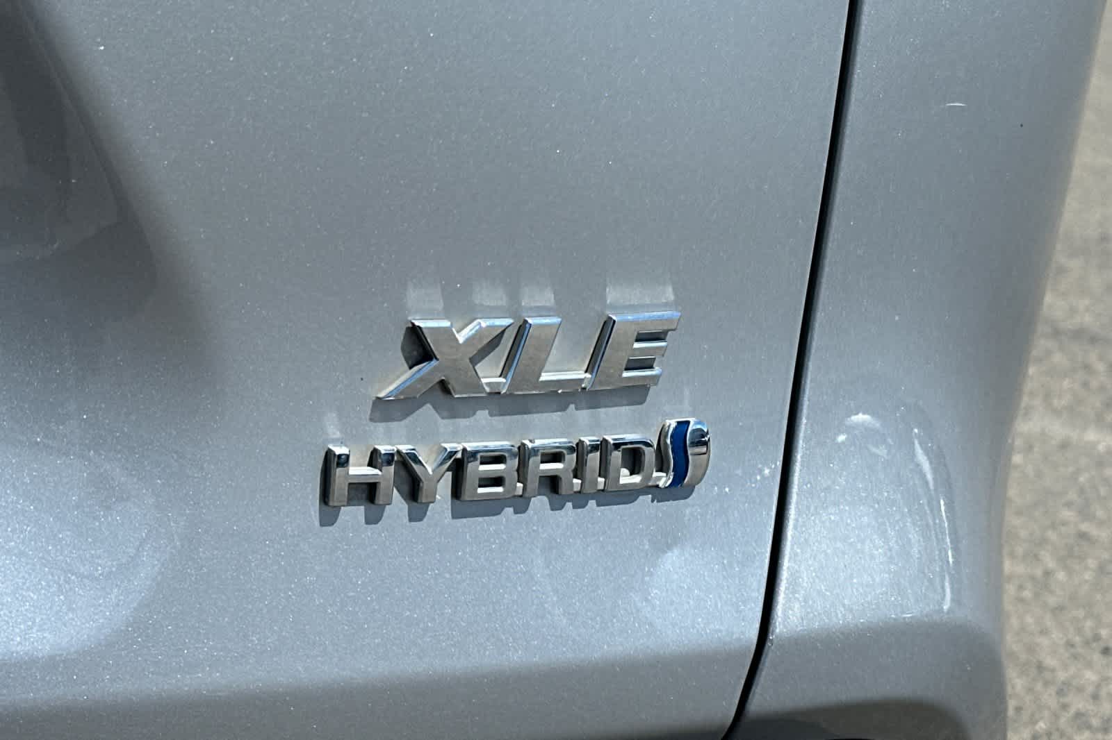 Thumbnail: 2021 Toyota RAV4 - 32