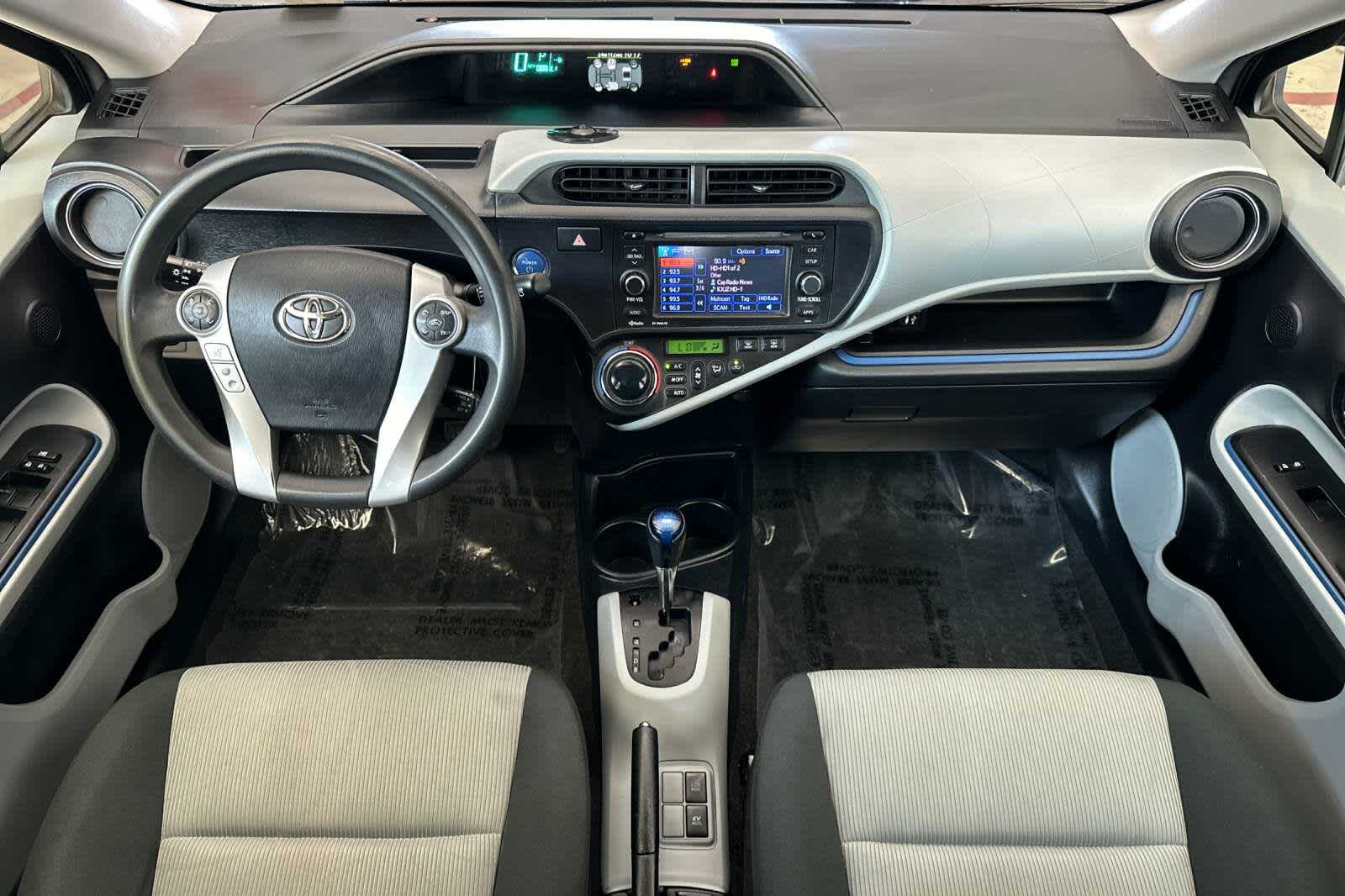 Thumbnail: 2012 Toyota Prius c - 3