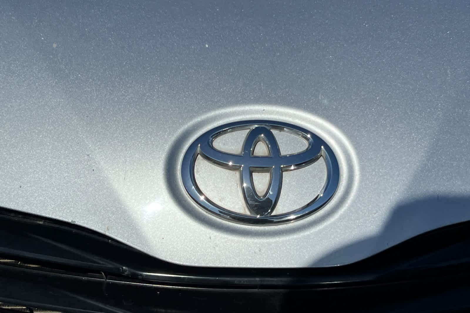 Thumbnail: 2013 Toyota Sienna - 9
