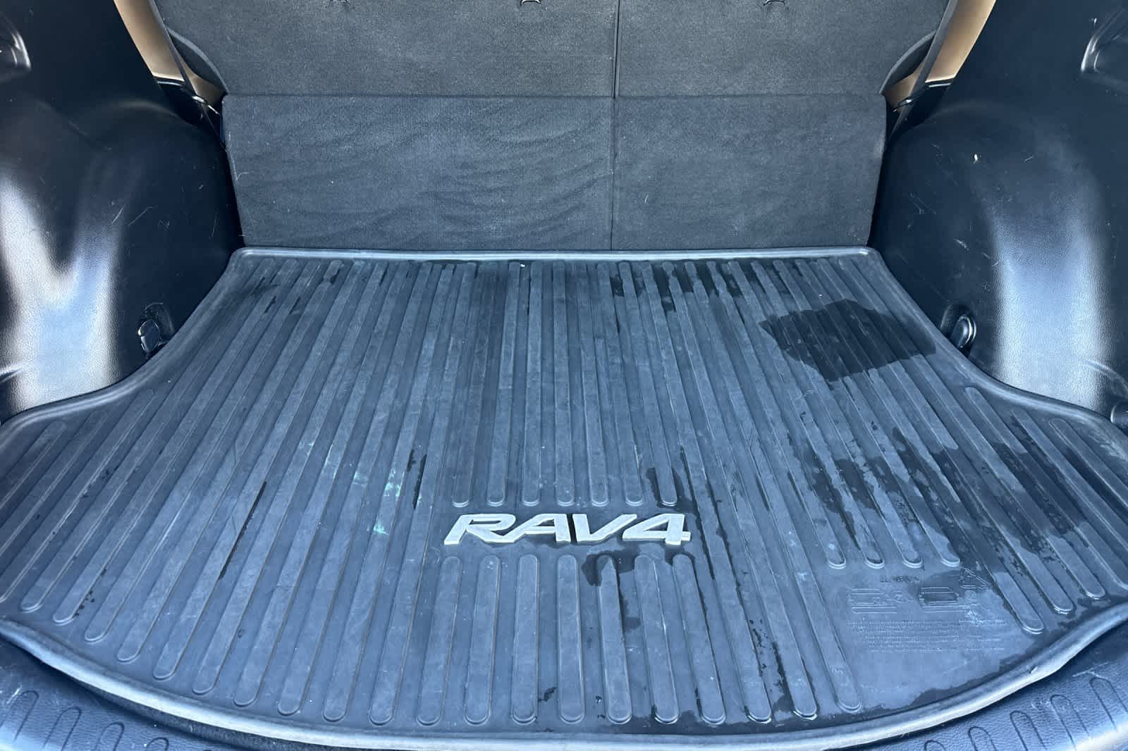 Thumbnail: 2016 Toyota RAV4 - 16