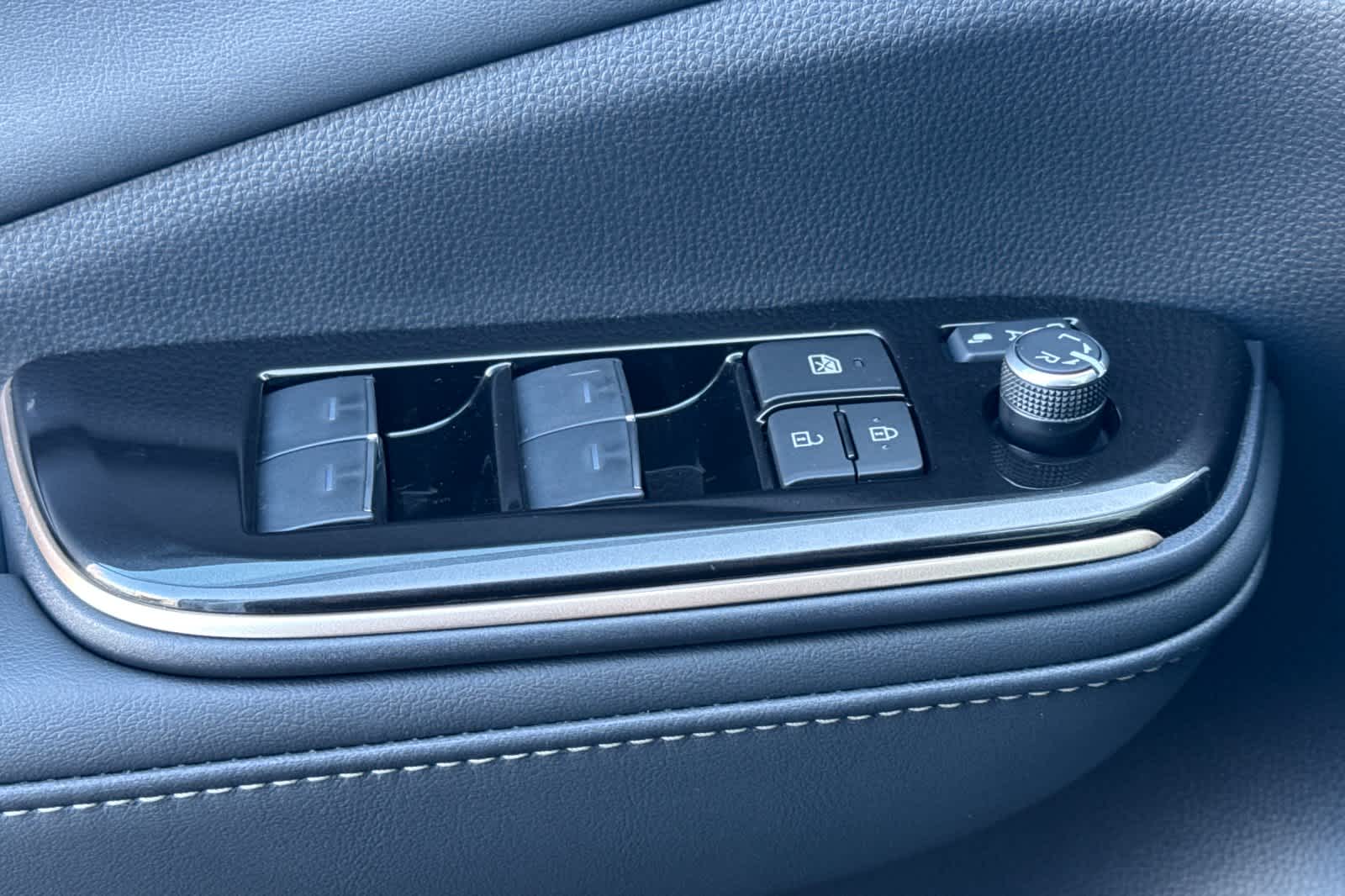 Thumbnail: 2025 Toyota Crown Signia - 13