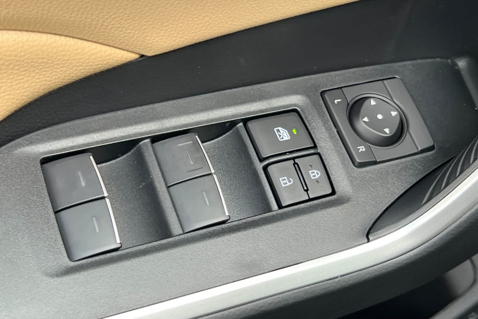 Thumbnail: 2025 Toyota RAV4 - 13