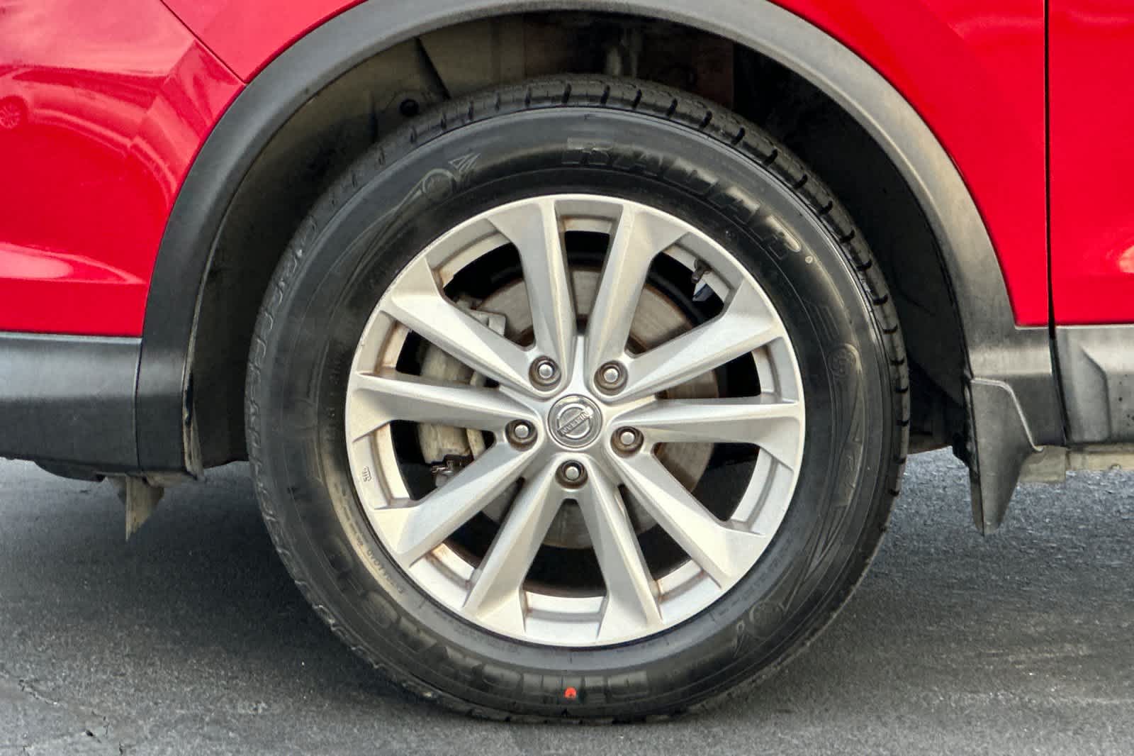 Thumbnail: 2018 Nissan Rogue Sport - 31