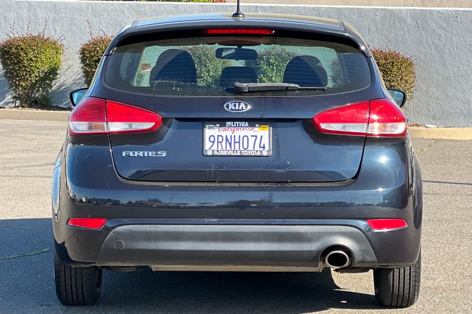 Thumbnail: 2017 Kia Forte - 8