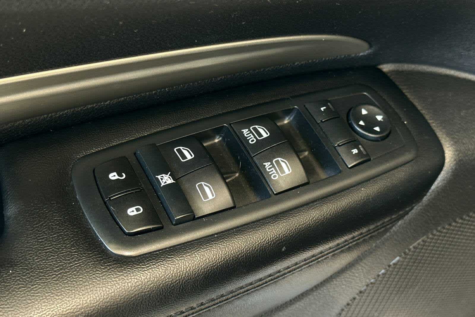 Thumbnail: 2017 Dodge Durango - 13