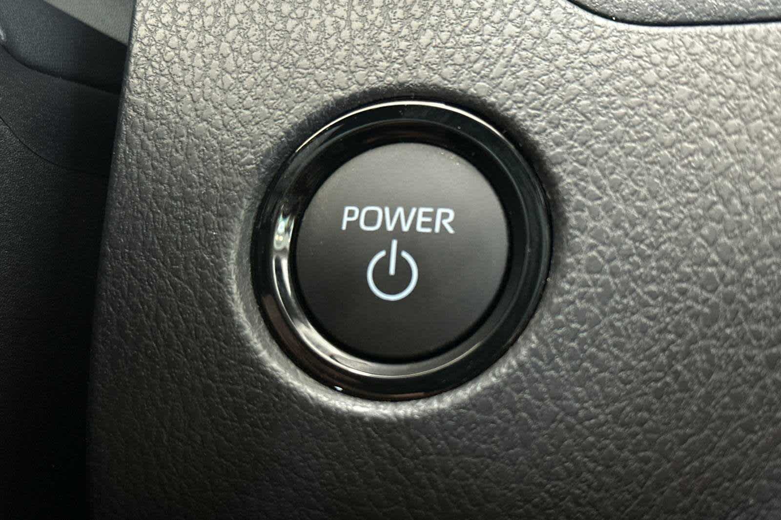 2025 Toyota Camry LE 23