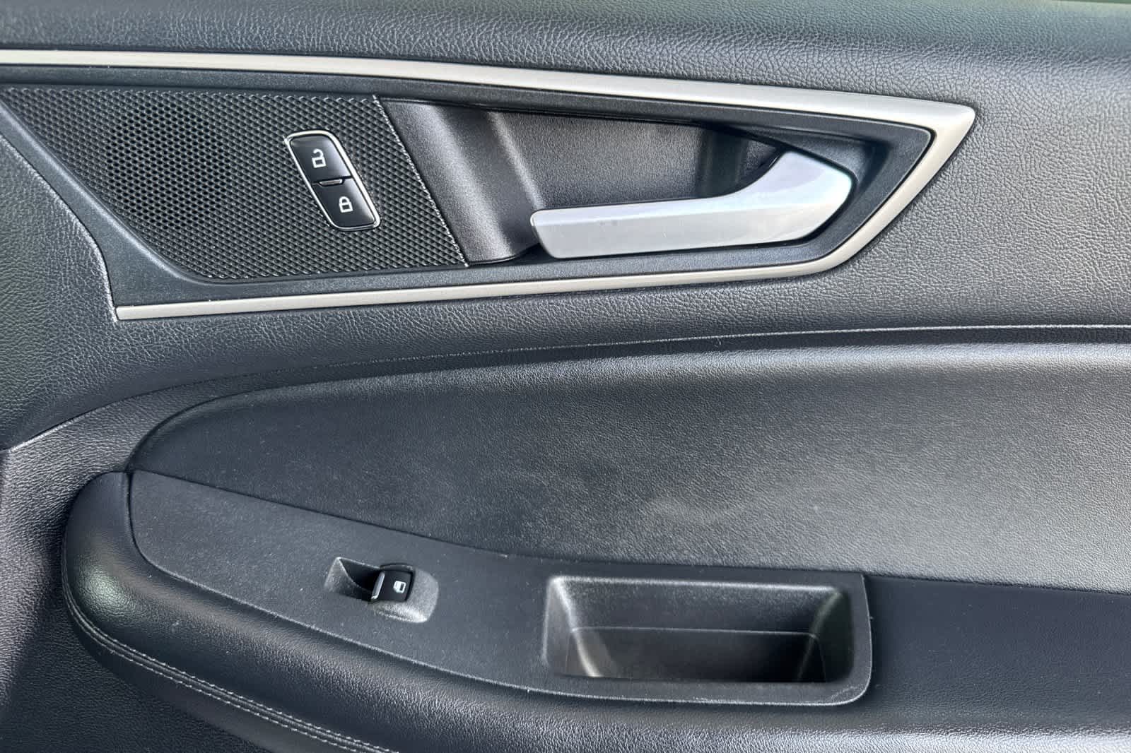 Thumbnail: 2022 Ford Edge - 17