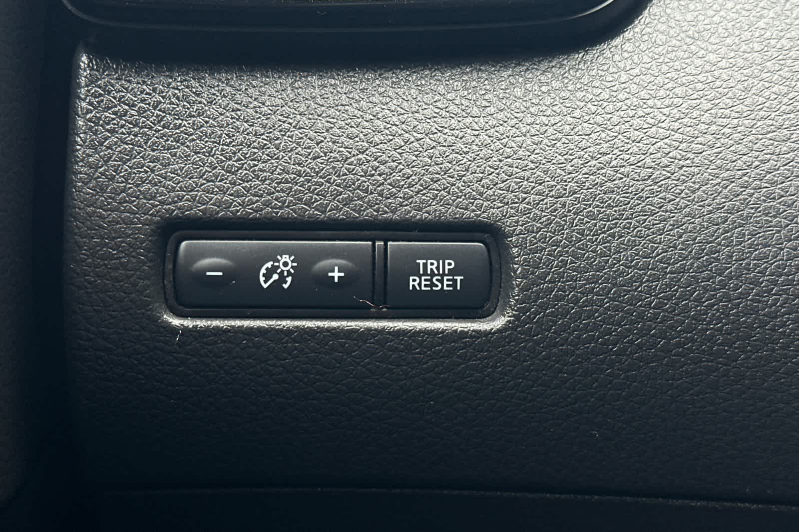 Thumbnail: 2018 Nissan Rogue Sport - 30