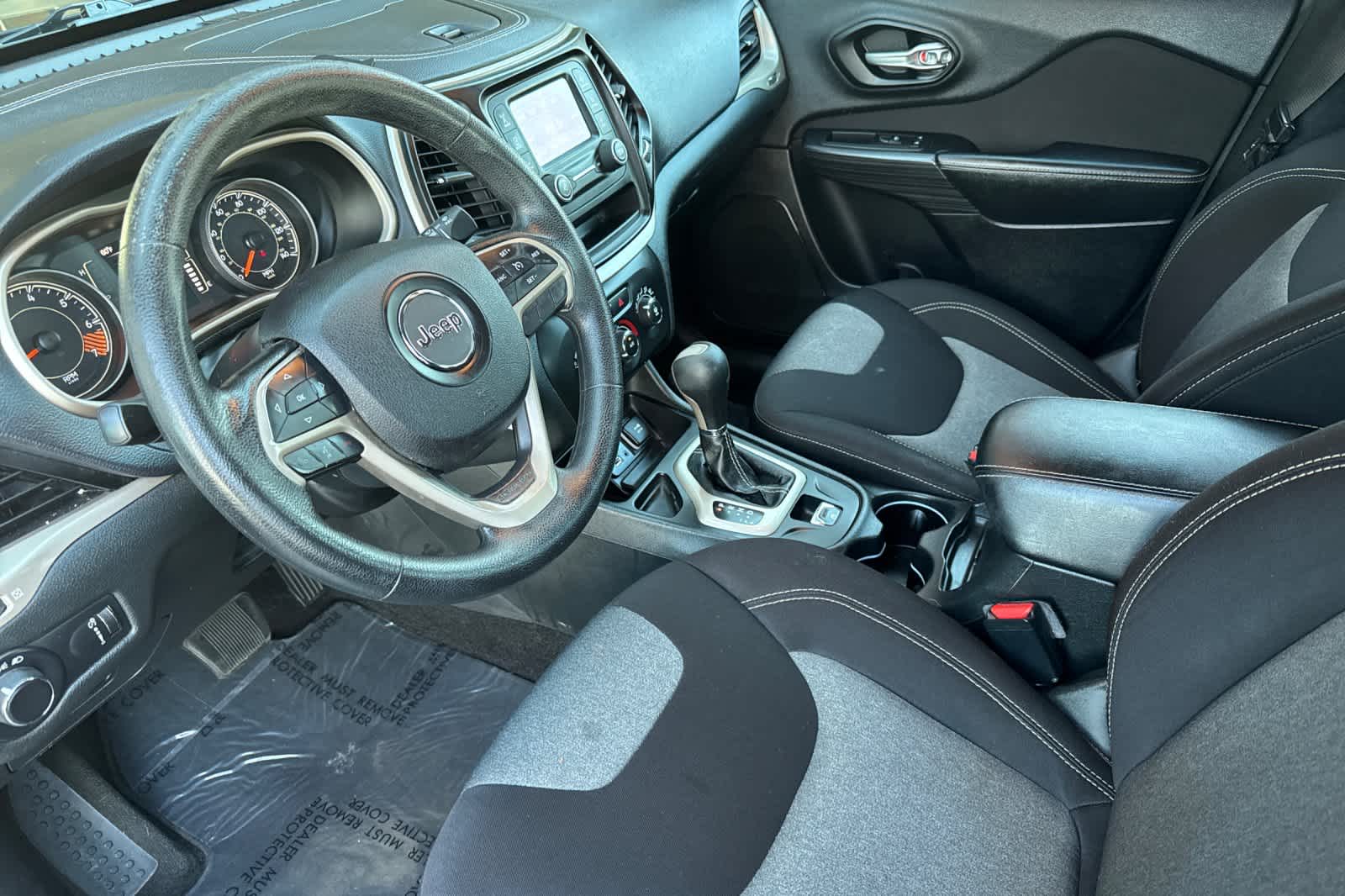 Thumbnail: 2015 Jeep Cherokee - 11