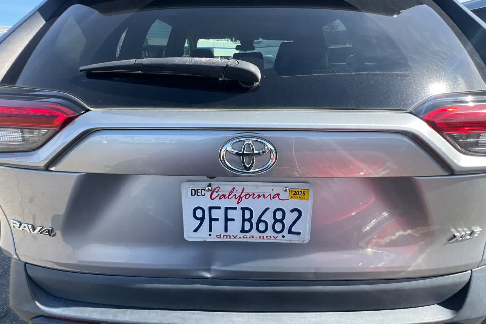 Thumbnail: 2021 Toyota RAV4 - 15