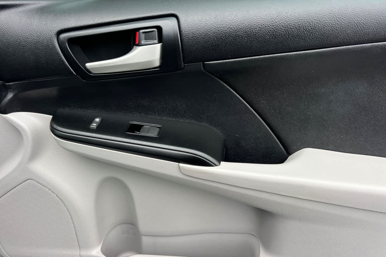 Thumbnail: 2013 Toyota Camry - 17