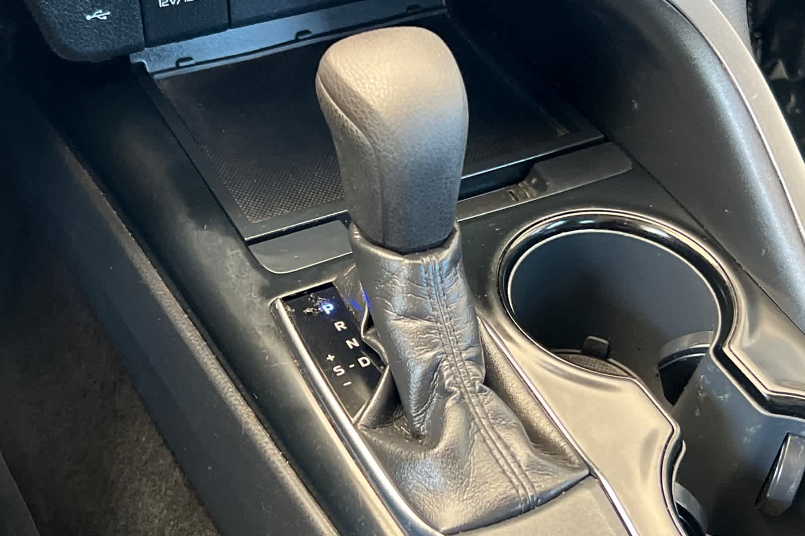 Thumbnail: 2020 Toyota Camry - 21