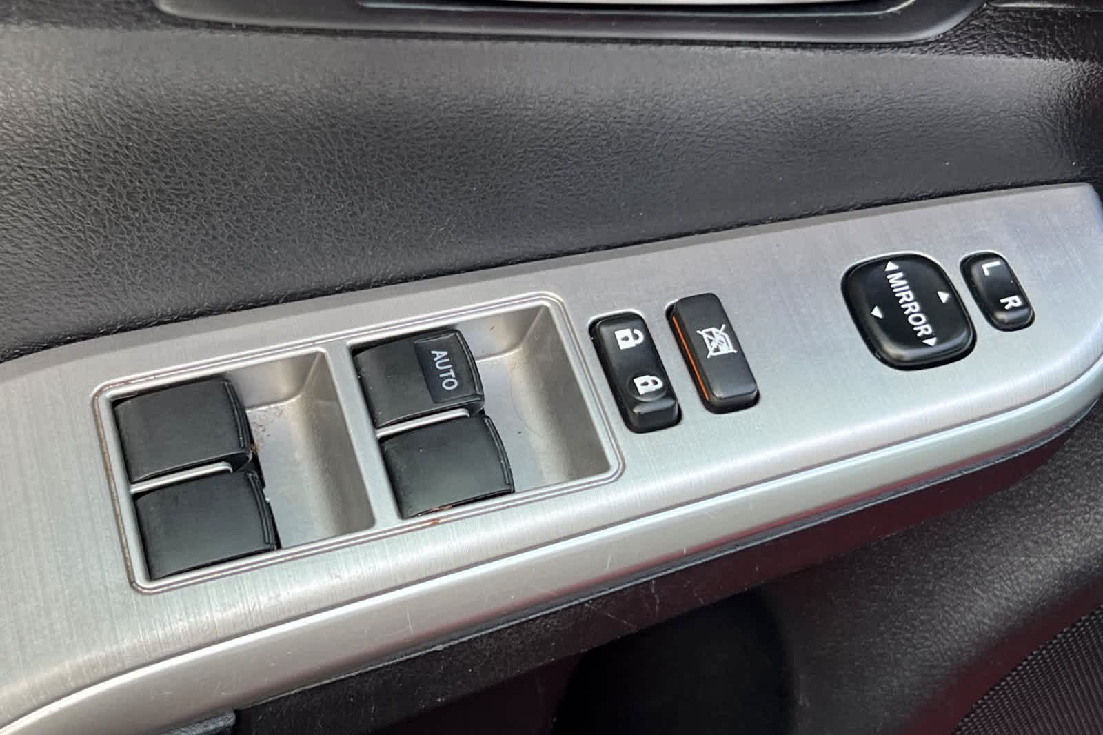 Thumbnail: 2012 Toyota Camry - 13