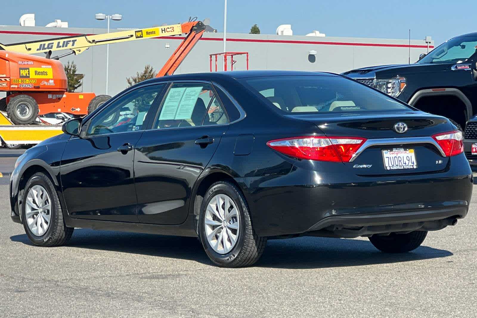 Thumbnail: 2017 Toyota Camry - 7