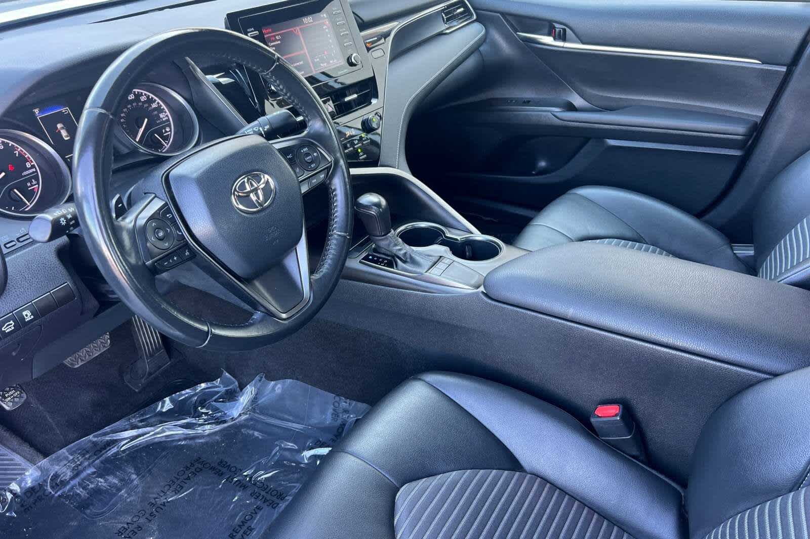 Thumbnail: 2022 Toyota Camry - 11