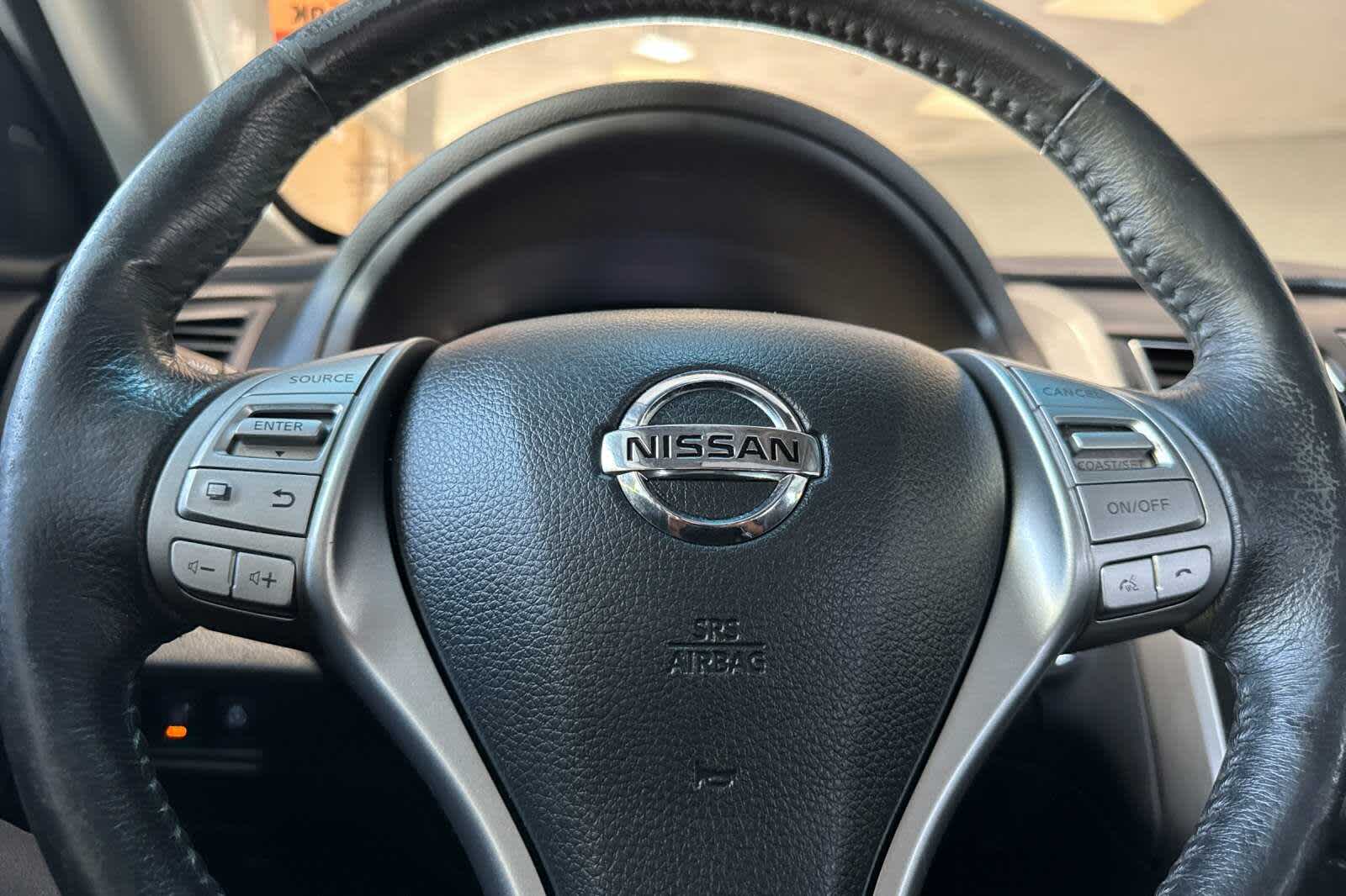 Thumbnail: 2015 Nissan Altima - 25