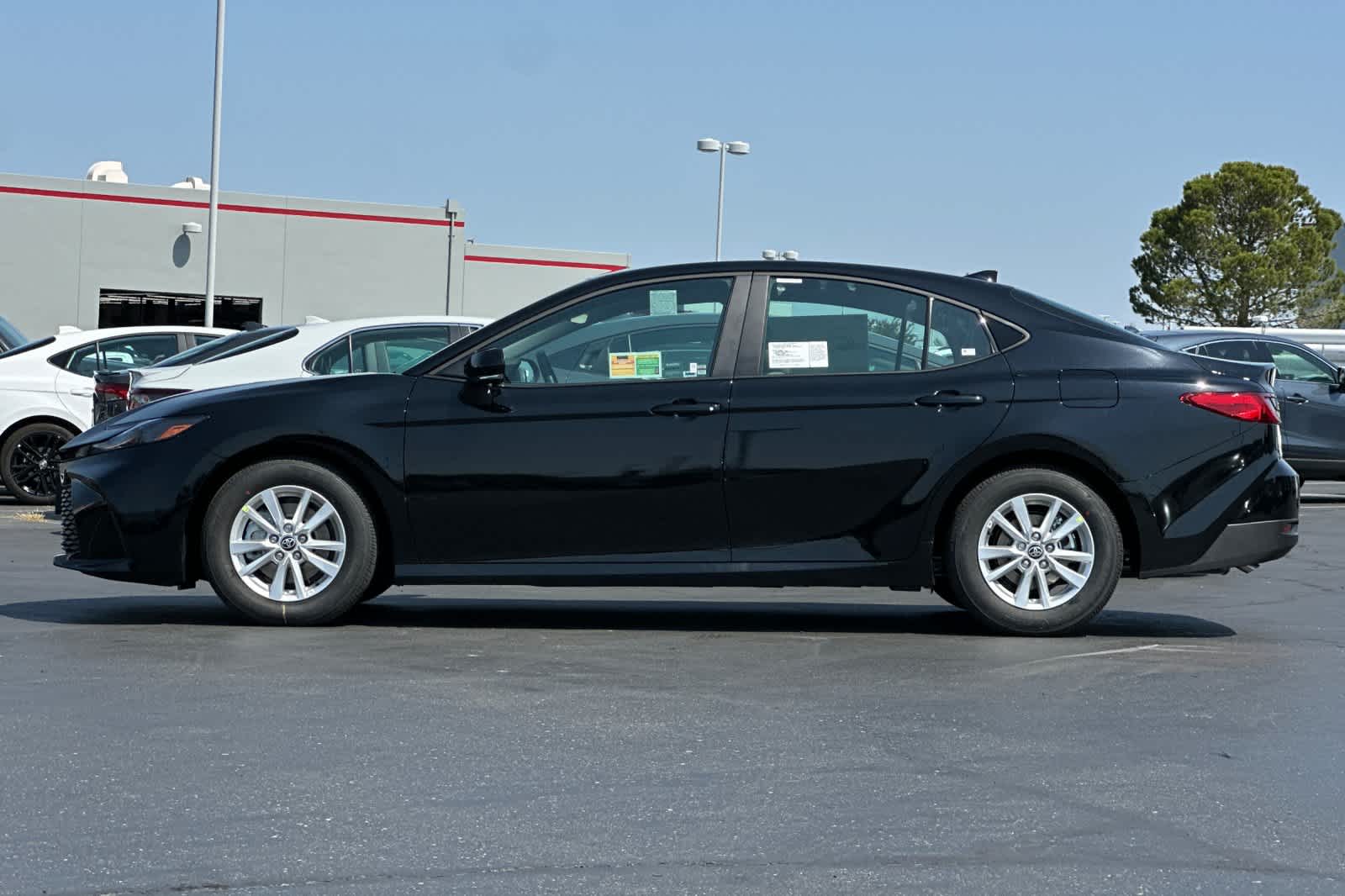 2025 Toyota Camry LE 5