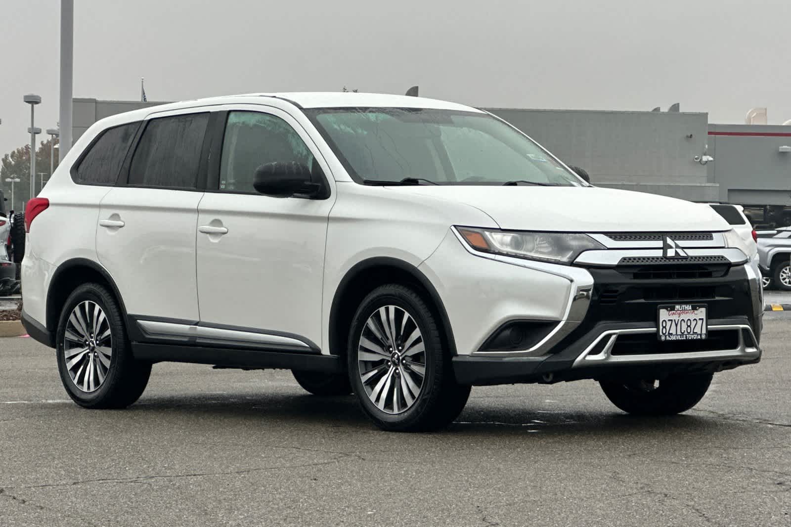Thumbnail: 2019 Mitsubishi Outlander - 5