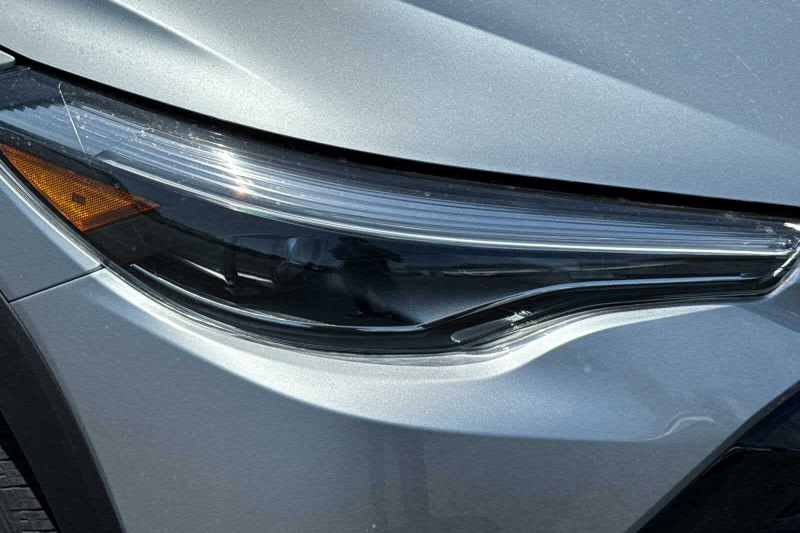 2025 Toyota Corolla Cross XSE 31