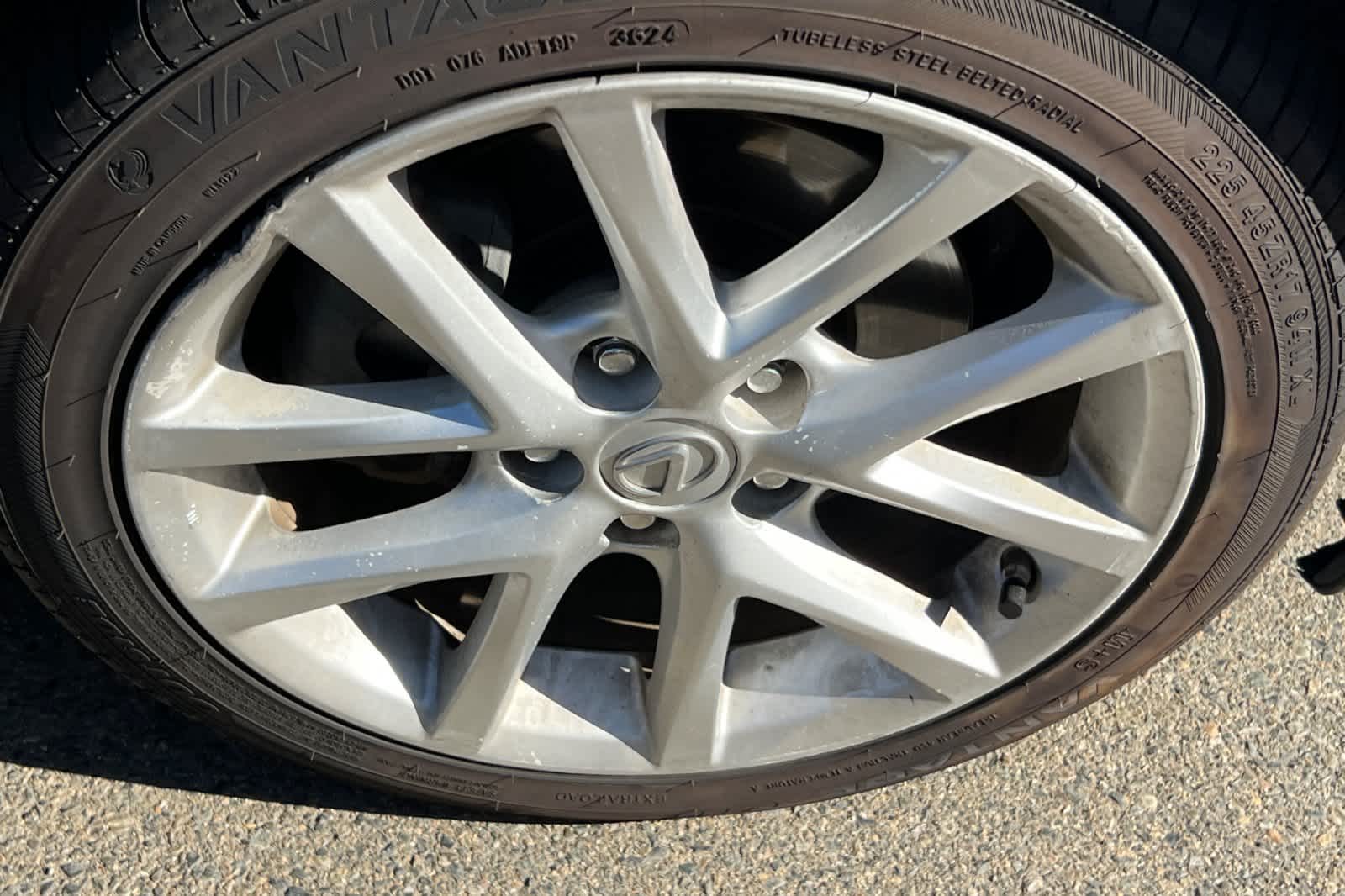 Thumbnail: 2012 Lexus IS - 15