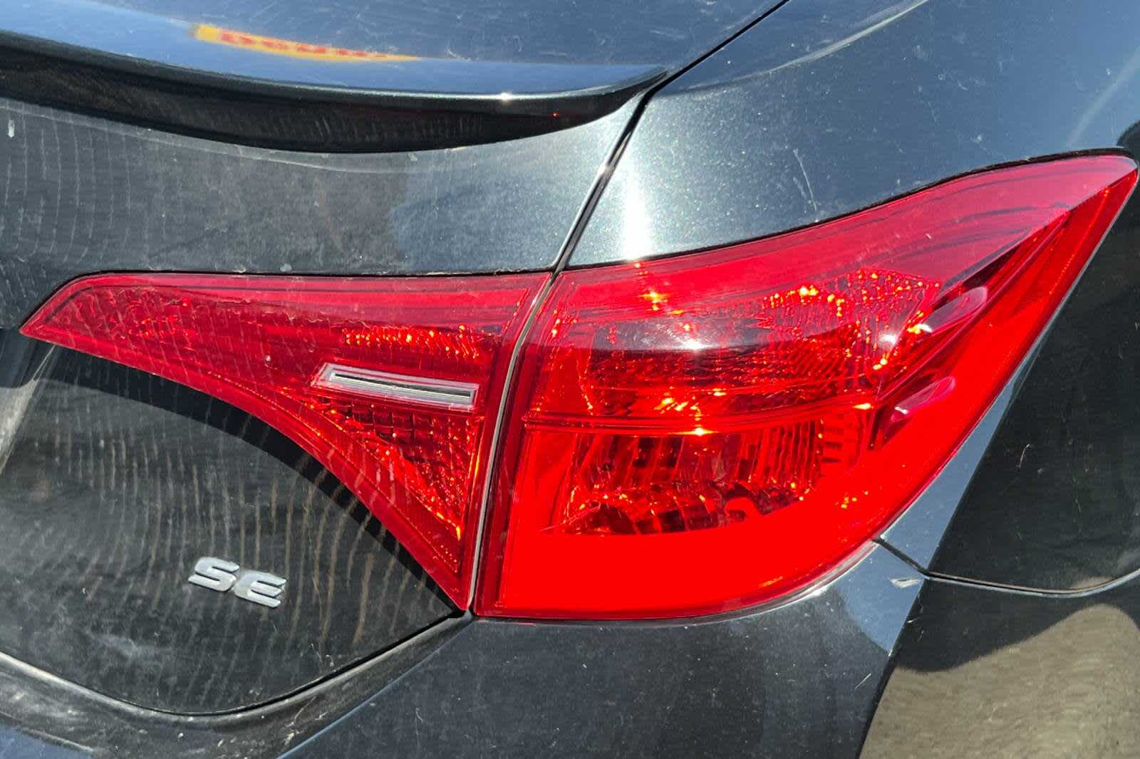Thumbnail: 2018 Toyota Corolla - 16